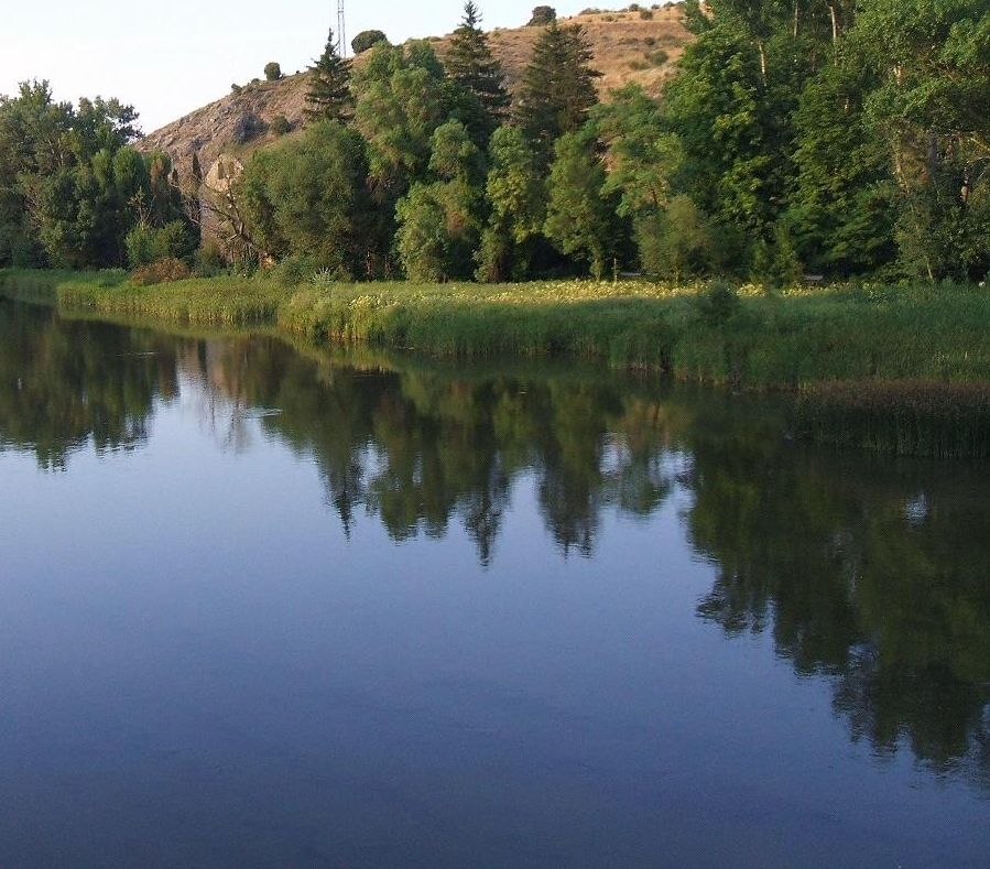 rio duero en san esteban de gormaz